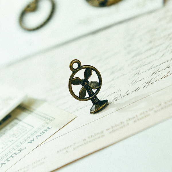 Ins Retro European Style Decorative Pendant