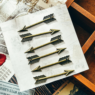 European Style Ins Retro Posing Decorative Pendant